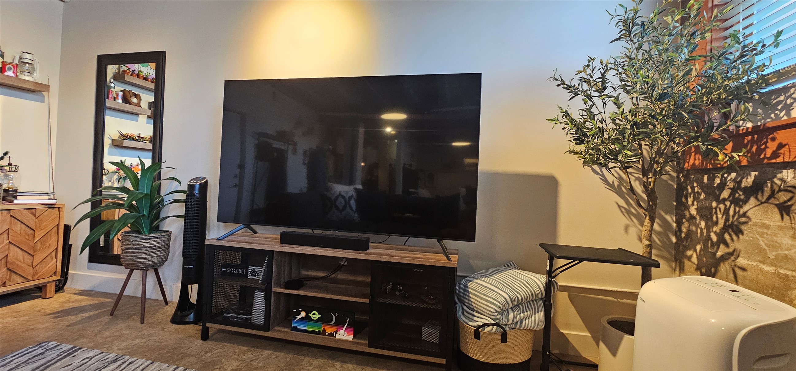 Kalispell, Montana 59901, United States, 1 Bedroom Bedrooms, ,1 BathroomBathrooms,Residential,Pending,214182