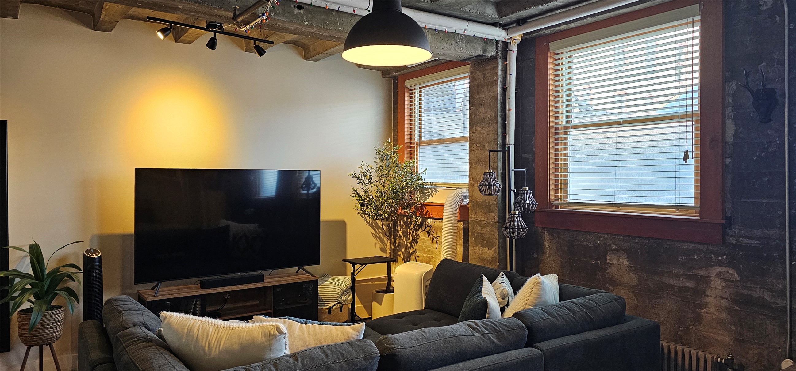 Kalispell, Montana 59901, United States, 1 Bedroom Bedrooms, ,1 BathroomBathrooms,Residential,Pending,214182