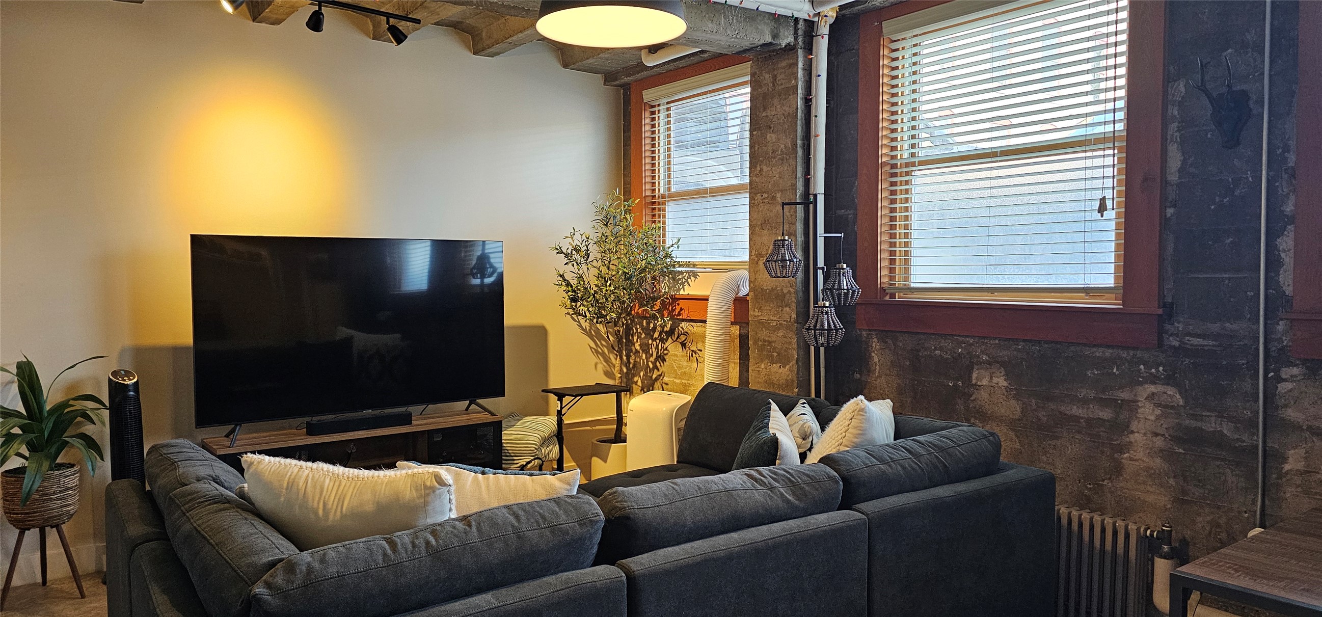 Kalispell, Montana 59901, United States, 1 Bedroom Bedrooms, ,1 BathroomBathrooms,Residential,Pending,214182