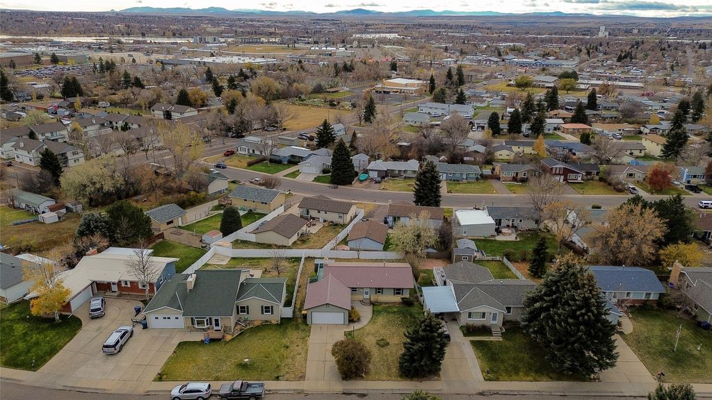 Photo of 920 Avenue E NW, Great Falls, MT 59404 (MLS # 30060945)