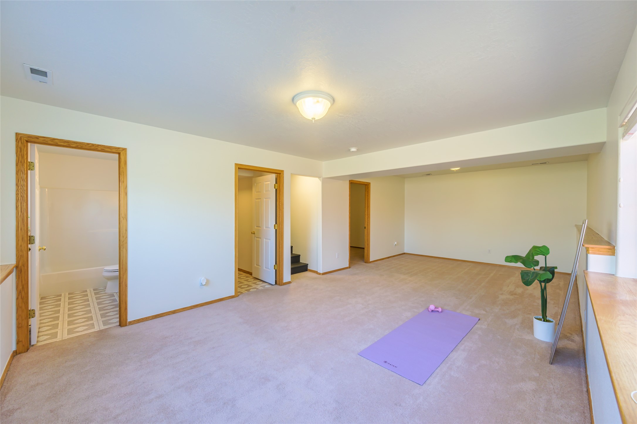 Missoula, Montana 59803, United States, 3 Bedrooms Bedrooms, ,3 BathroomsBathrooms,Residential,Active,104498