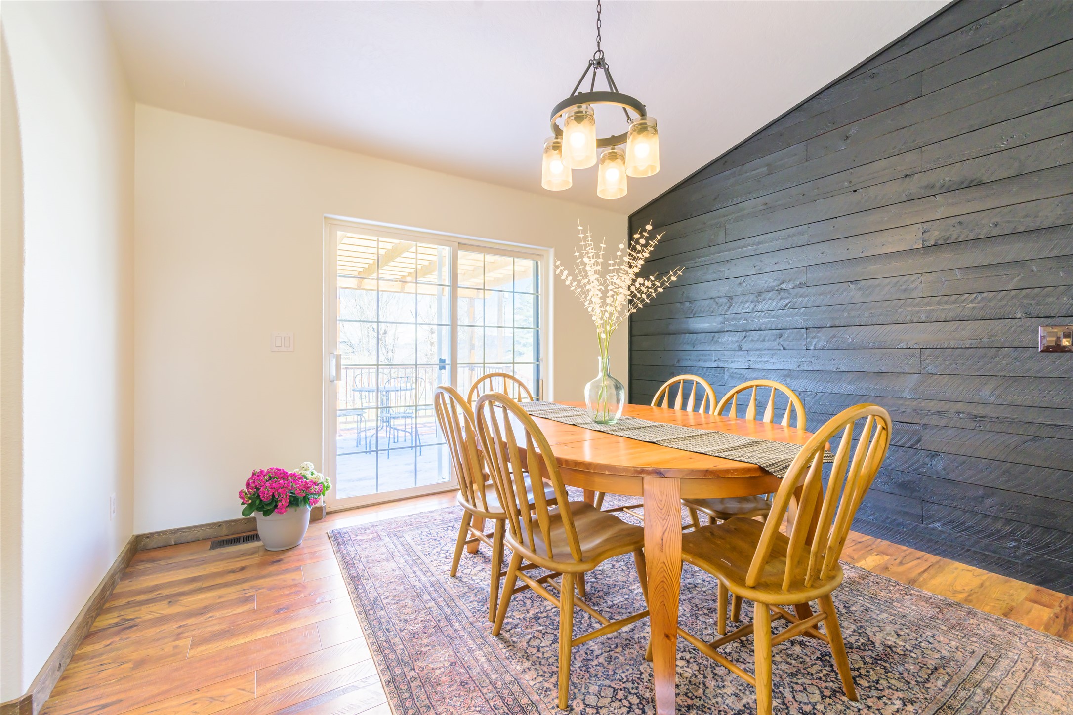 Missoula, Montana 59803, United States, 3 Bedrooms Bedrooms, ,3 BathroomsBathrooms,Residential,Active,104498