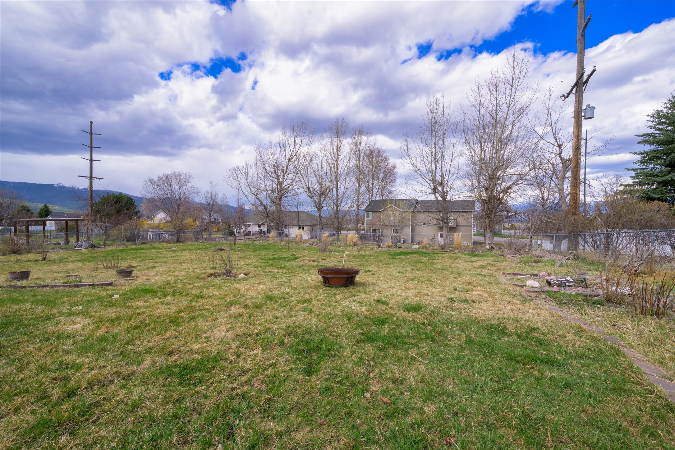 Missoula, Montana 59803, United States, 3 Bedrooms Bedrooms, ,3 BathroomsBathrooms,Residential,Active,104498