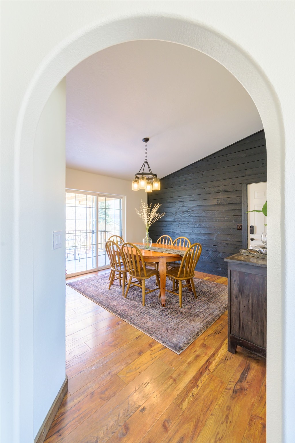 Missoula, Montana 59803, United States, 3 Bedrooms Bedrooms, ,3 BathroomsBathrooms,Residential,Active,104498