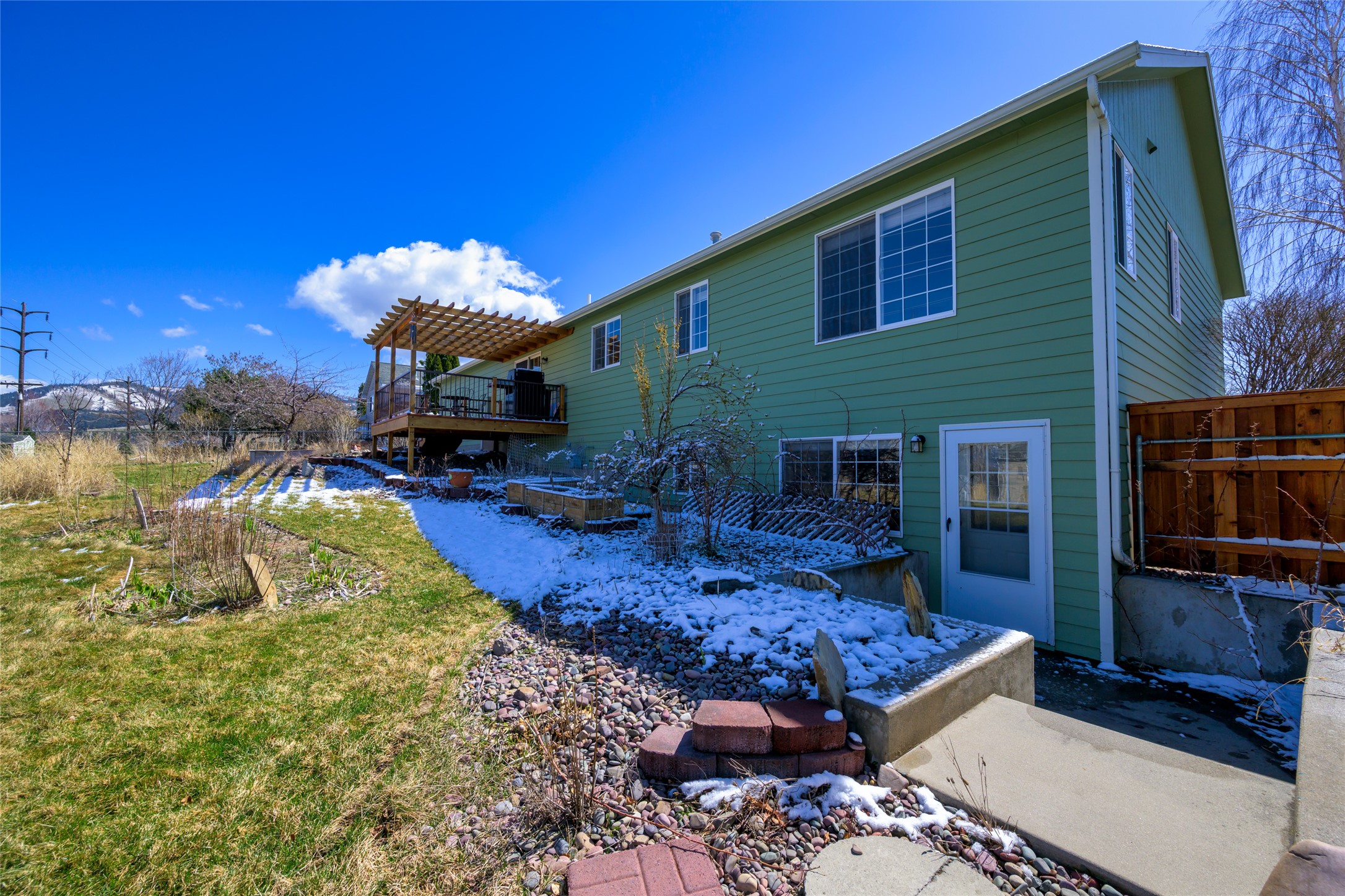 Missoula, Montana 59803, United States, 3 Bedrooms Bedrooms, ,3 BathroomsBathrooms,Residential,Active,104498