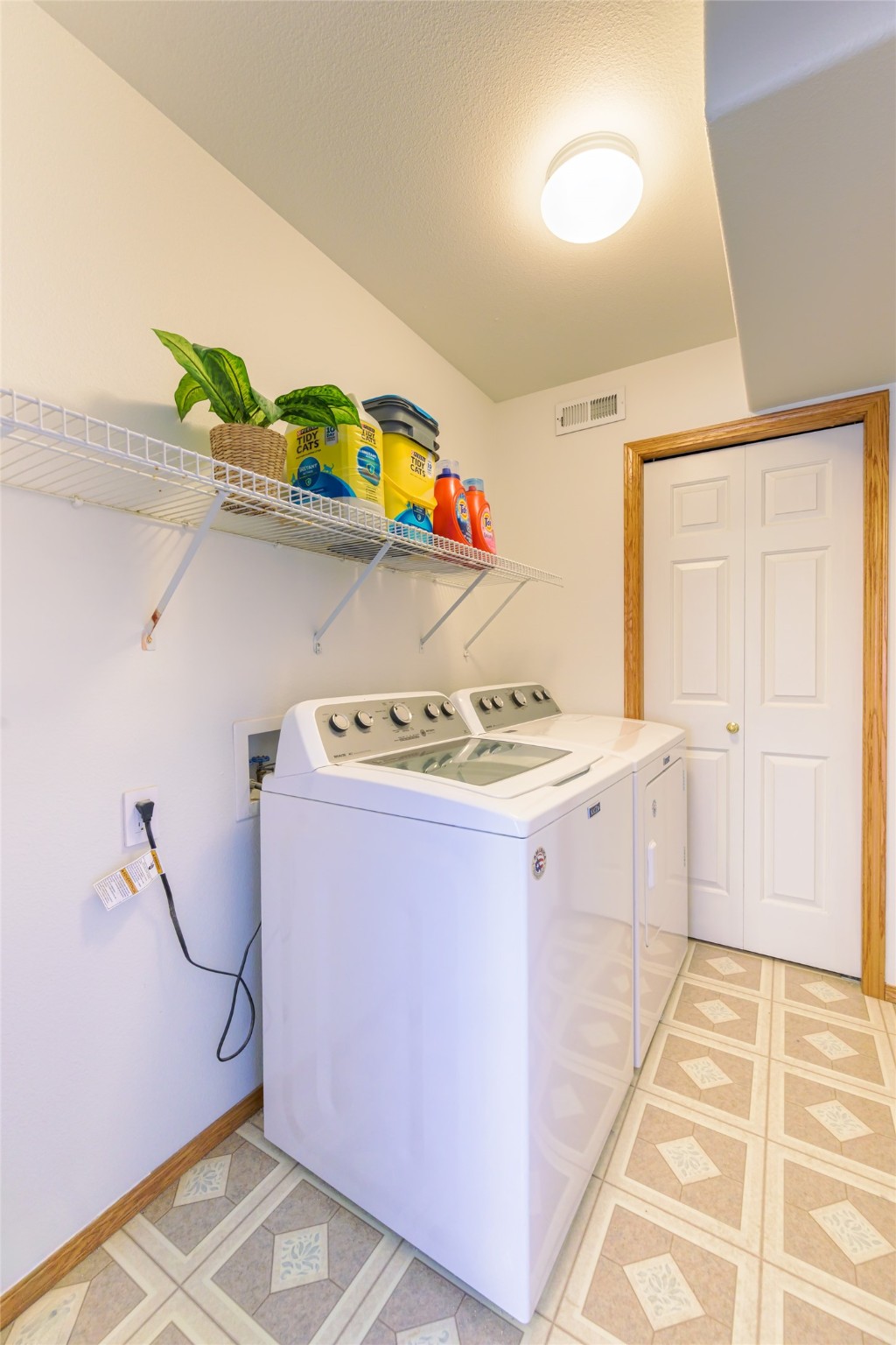 Missoula, Montana 59803, United States, 3 Bedrooms Bedrooms, ,3 BathroomsBathrooms,Residential,Active,104498