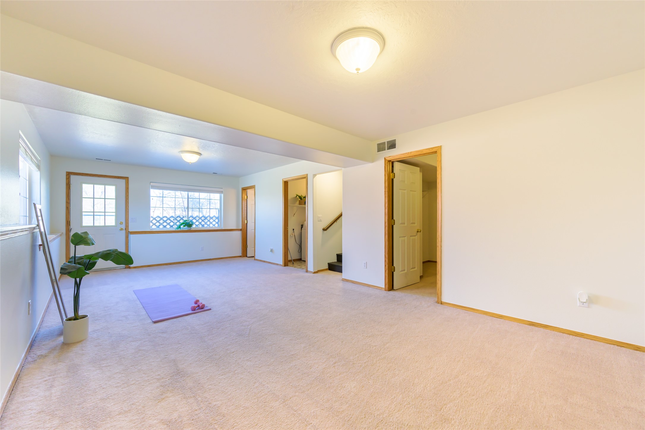 Missoula, Montana 59803, United States, 3 Bedrooms Bedrooms, ,3 BathroomsBathrooms,Residential,Active,104498