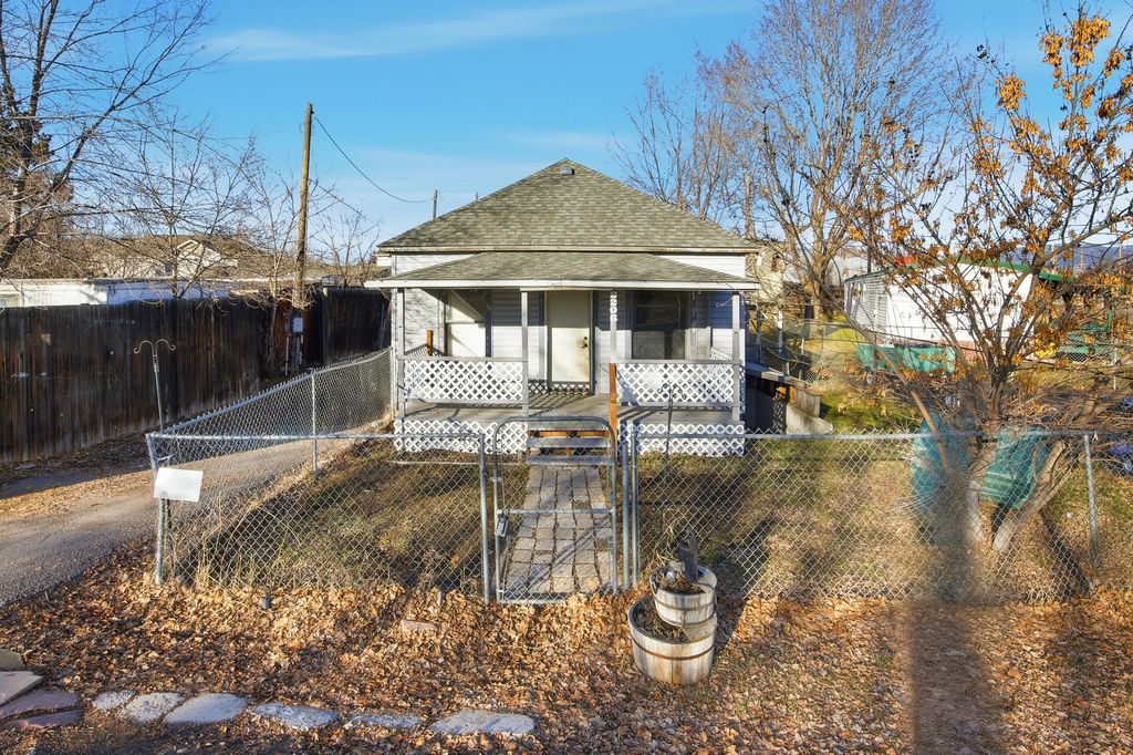 Photo of 2206 Mary Avenue, Missoula, MT 59801 (MLS # 30063779)