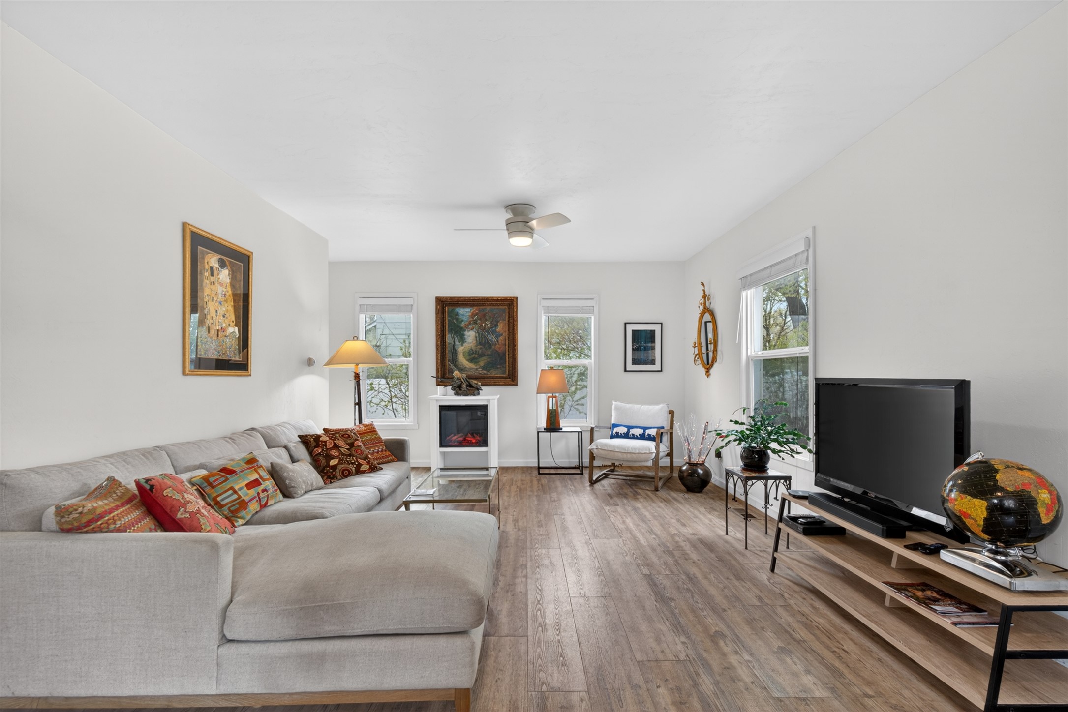 117 3rd Avenue E