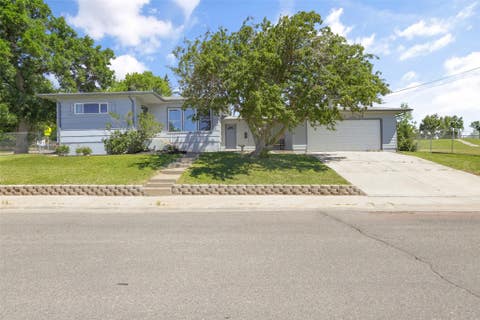 Photo of 1001 11th Street NW, Great Falls, MT 59404 (MLS # 30071517)