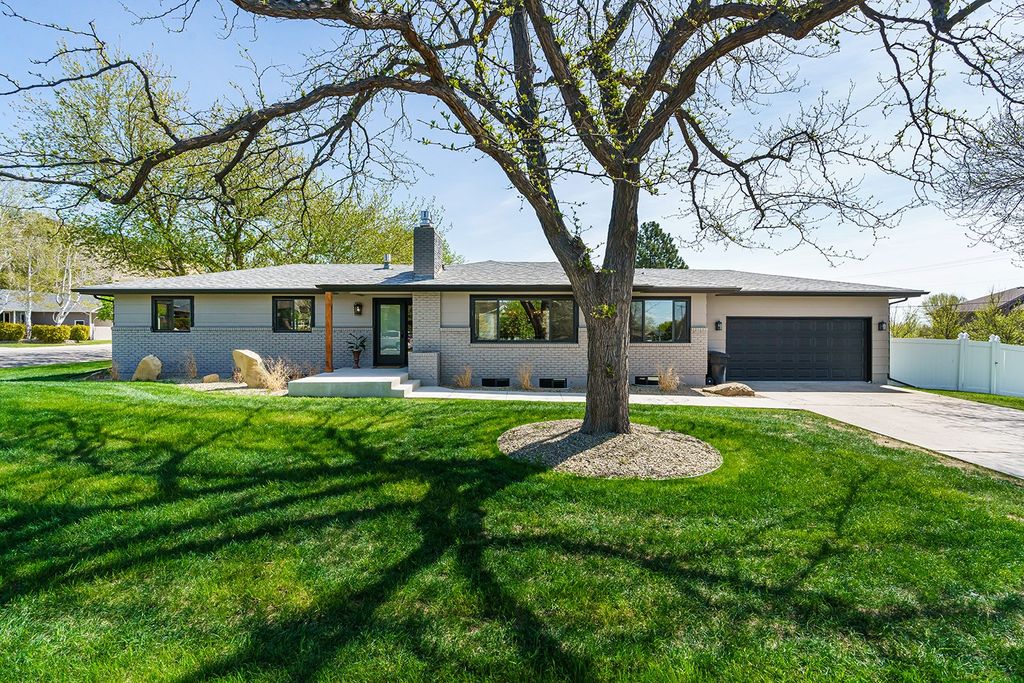 Photo of 2911 Snowcrest Drive, Billings, MT 59102 (MLS # 30069507)