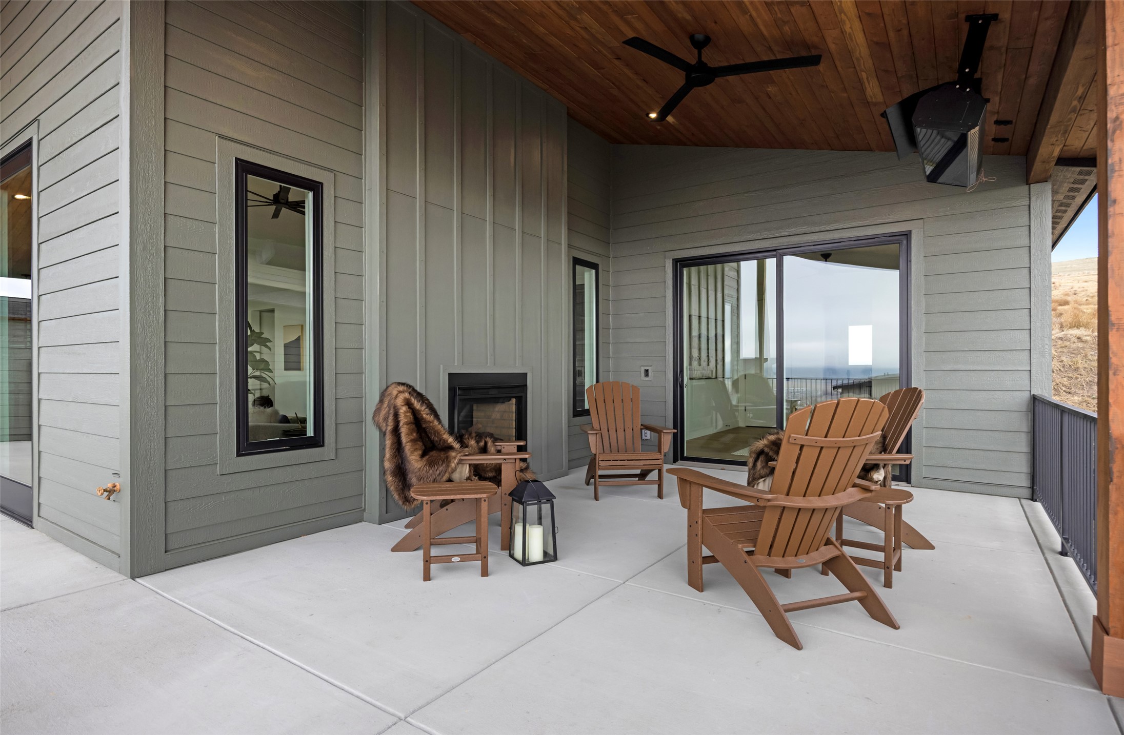 Missoula, Montana 59808, United States, 4 Bedrooms Bedrooms, ,4 BathroomsBathrooms,Residential,Active,169778