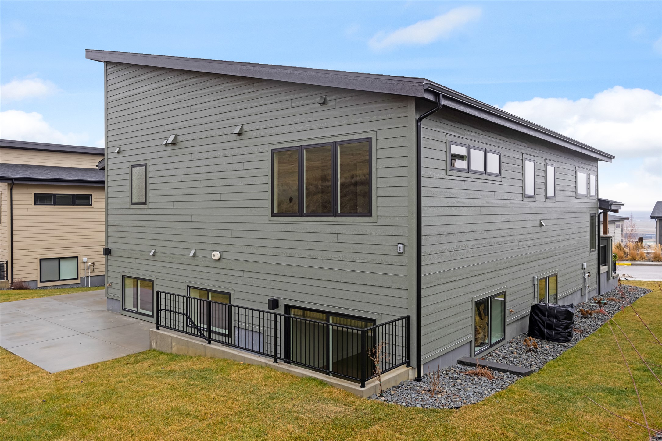 Missoula, Montana 59808, United States, 4 Bedrooms Bedrooms, ,4 BathroomsBathrooms,Residential,Active,169778