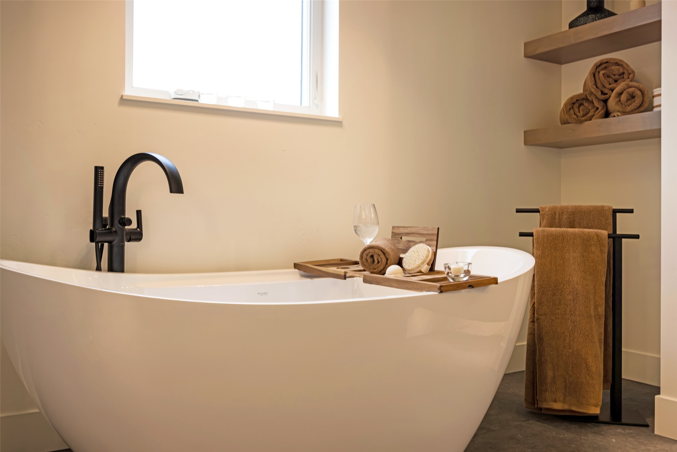 Missoula, Montana 59808, United States, 4 Bedrooms Bedrooms, ,4 BathroomsBathrooms,Residential,Active,169778