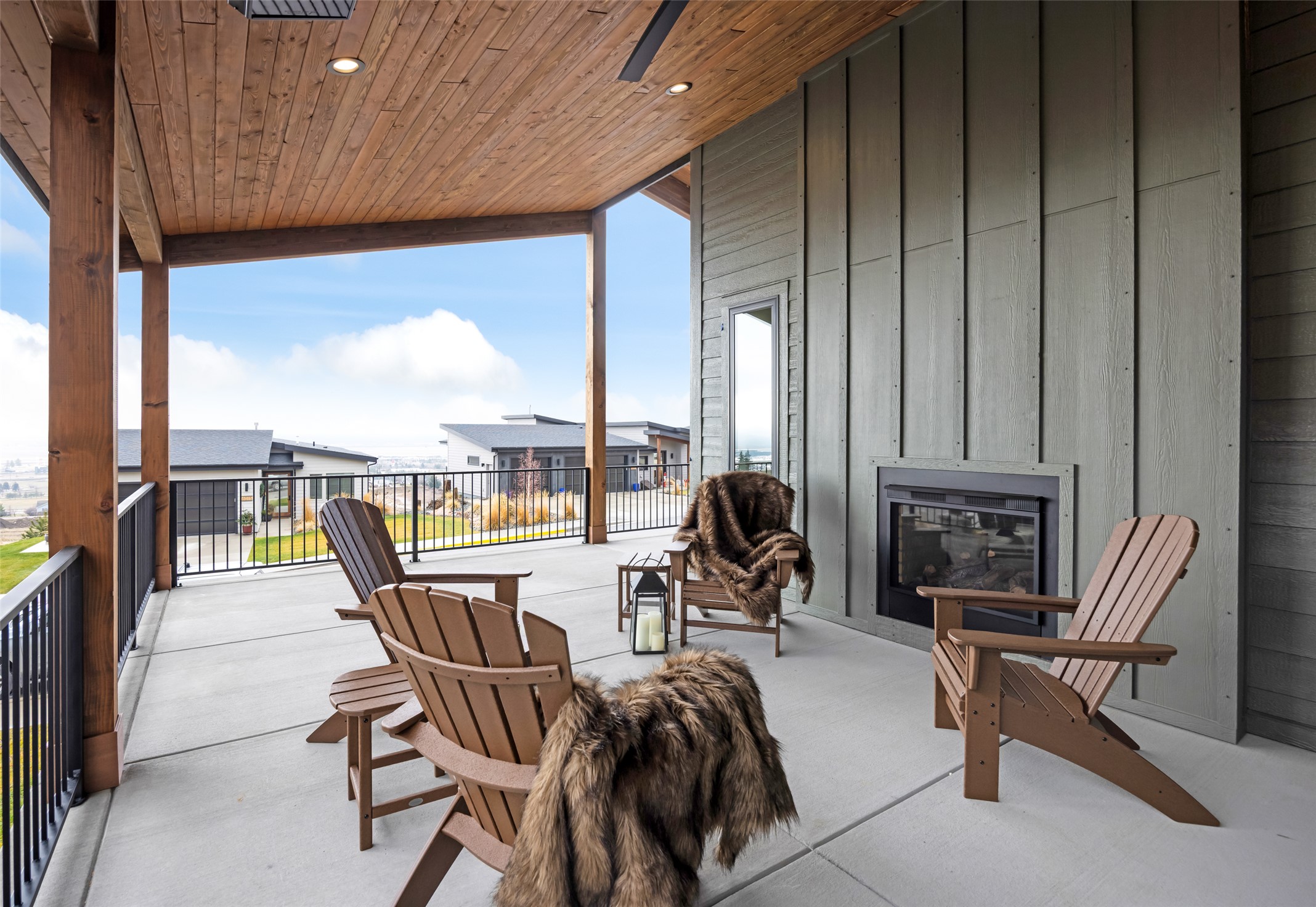 Missoula, Montana 59808, United States, 4 Bedrooms Bedrooms, ,4 BathroomsBathrooms,Residential,Active,169778