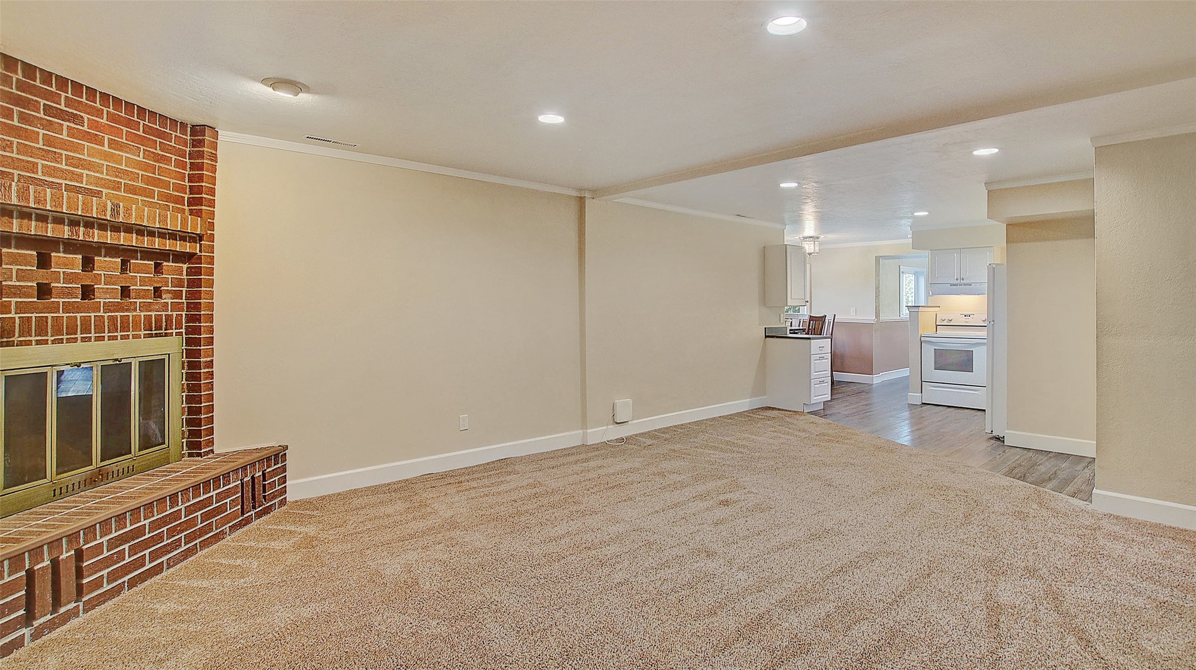 Missoula, Montana 59803, United States, 4 Bedrooms Bedrooms, ,4 BathroomsBathrooms,Residential,Pending,56045