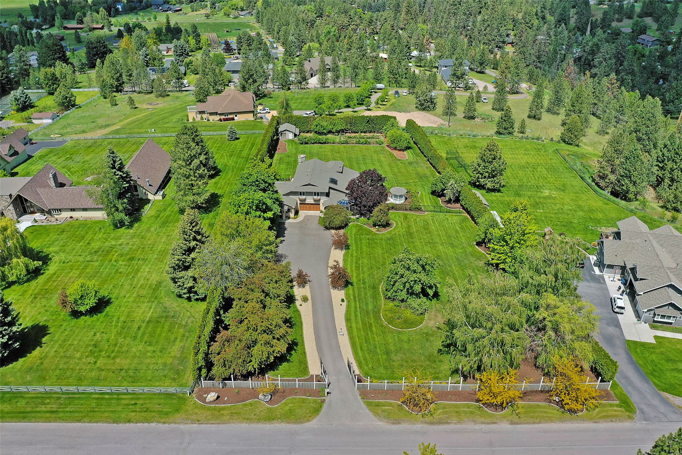 Missoula, Montana 59803, United States, 4 Bedrooms Bedrooms, ,4 BathroomsBathrooms,Residential,Pending,56045