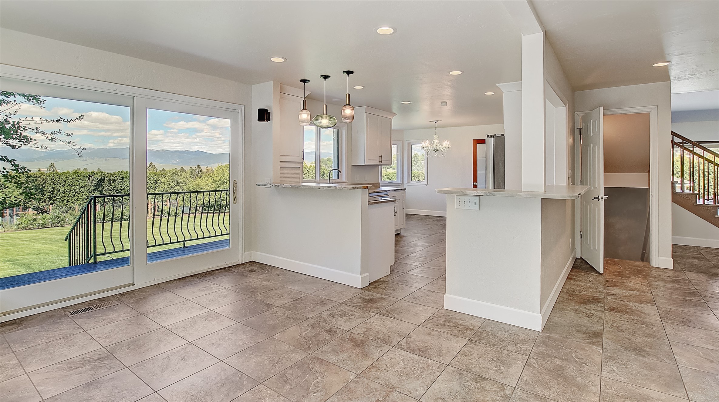 Missoula, Montana 59803, United States, 4 Bedrooms Bedrooms, ,4 BathroomsBathrooms,Residential,Pending,56045