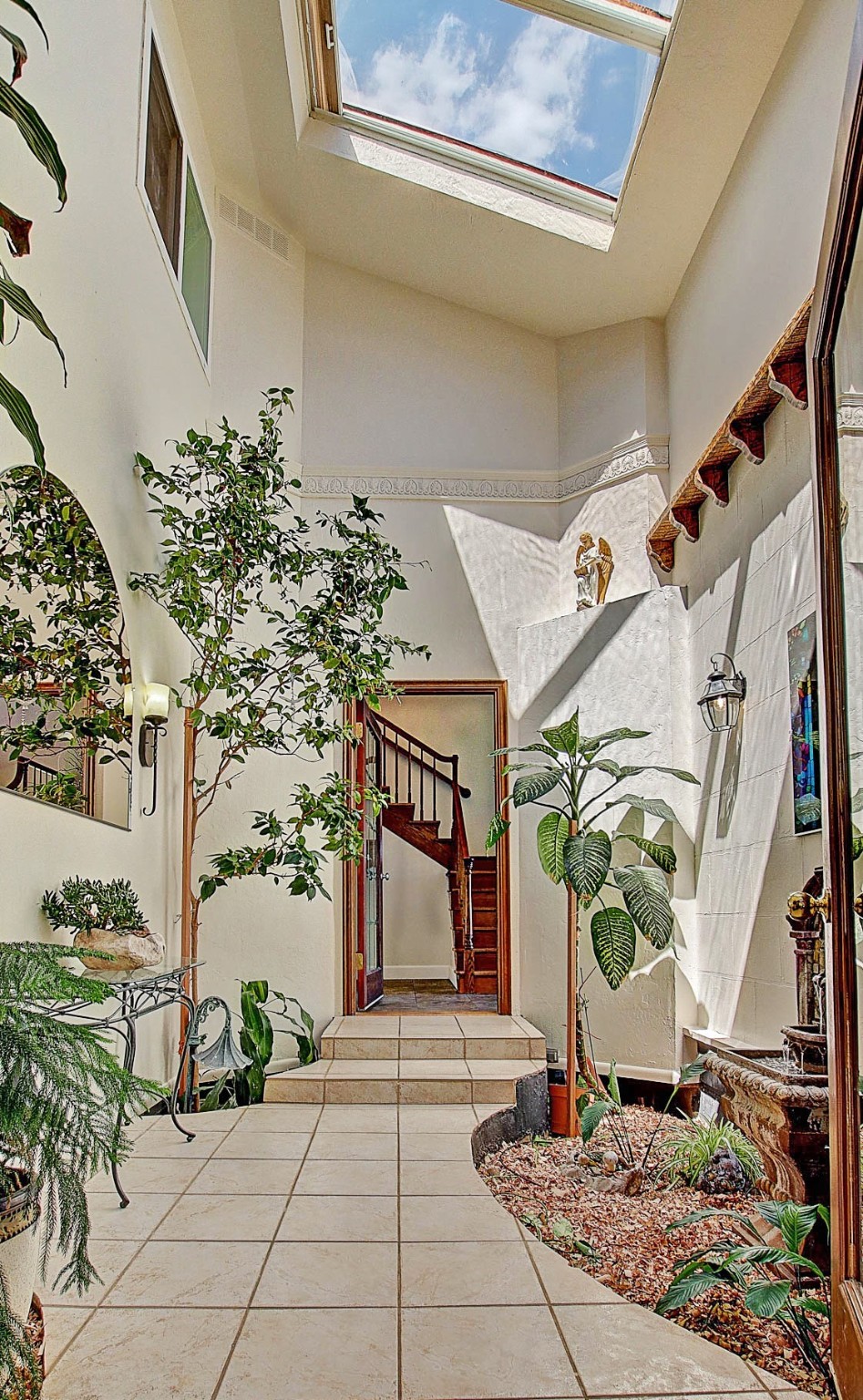 Missoula, Montana 59803, United States, 4 Bedrooms Bedrooms, ,4 BathroomsBathrooms,Residential,Pending,56045