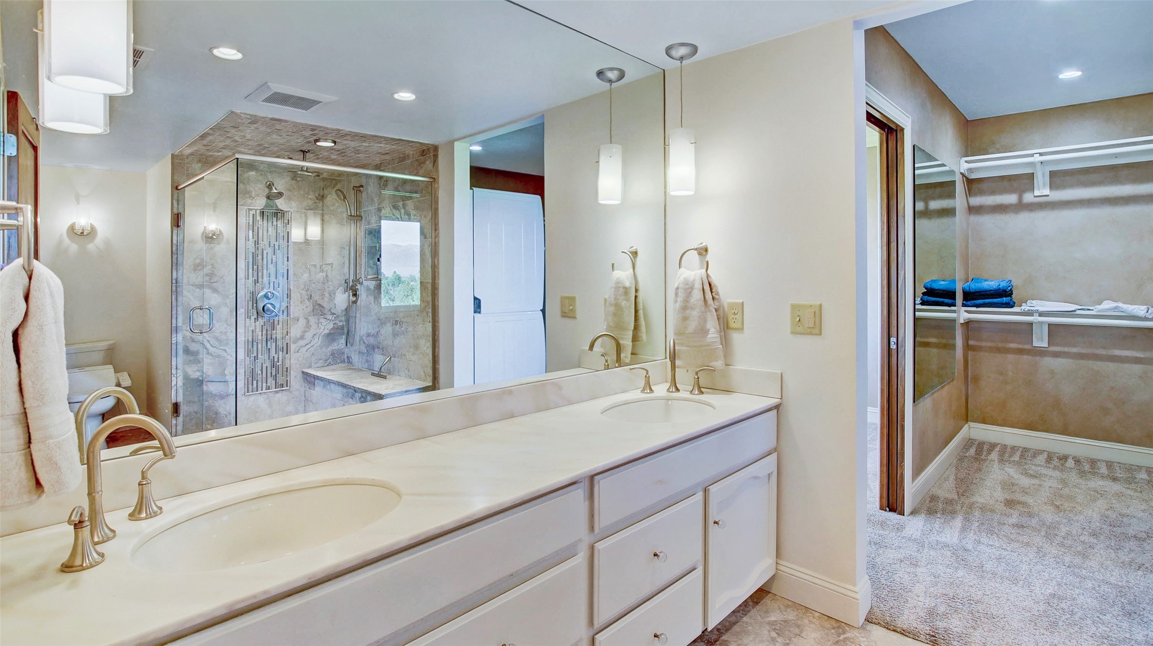 Missoula, Montana 59803, United States, 4 Bedrooms Bedrooms, ,4 BathroomsBathrooms,Residential,Pending,56045