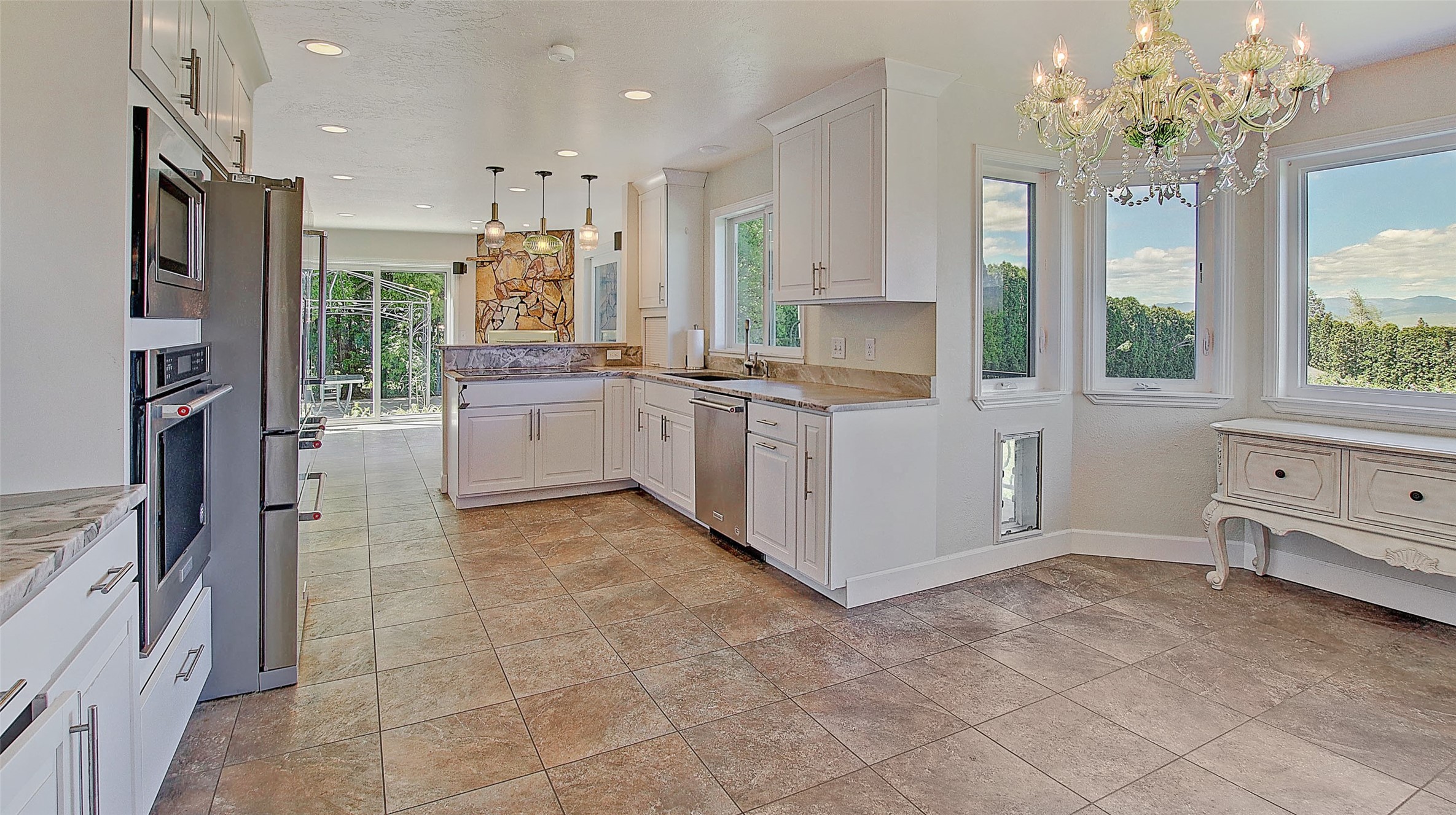 Missoula, Montana 59803, United States, 4 Bedrooms Bedrooms, ,4 BathroomsBathrooms,Residential,Pending,56045