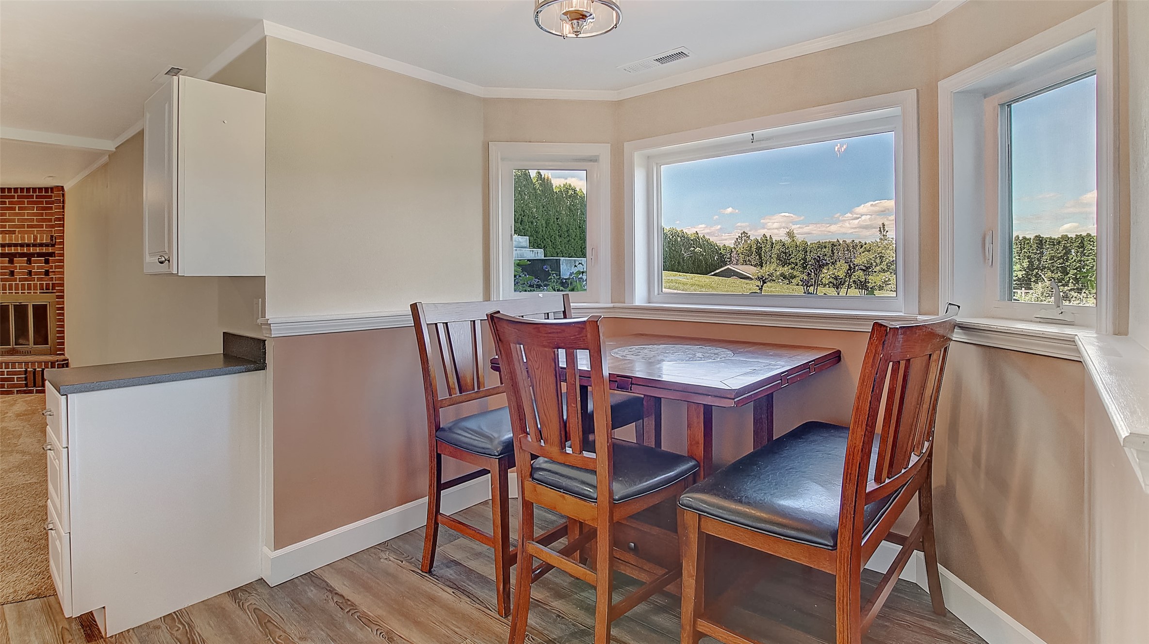 Missoula, Montana 59803, United States, 4 Bedrooms Bedrooms, ,4 BathroomsBathrooms,Residential,Pending,56045