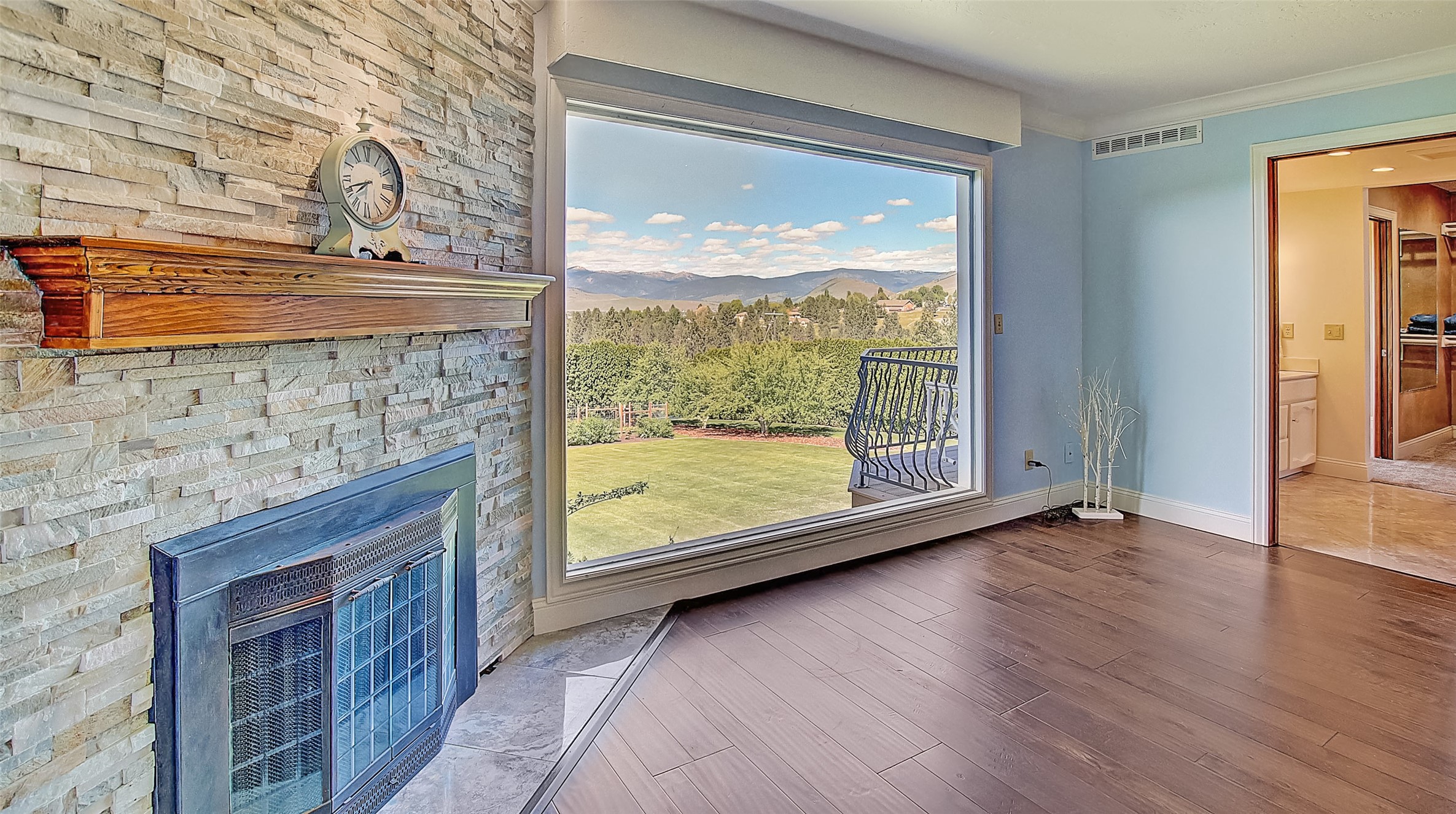 Missoula, Montana 59803, United States, 4 Bedrooms Bedrooms, ,4 BathroomsBathrooms,Residential,Pending,56045