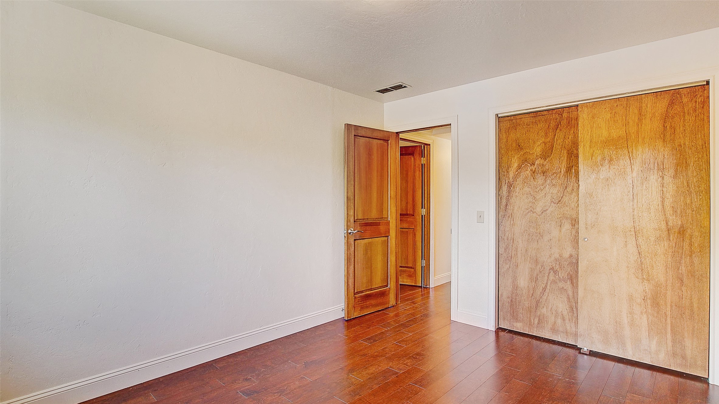 Missoula, Montana 59803, United States, 4 Bedrooms Bedrooms, ,4 BathroomsBathrooms,Residential,Pending,56045