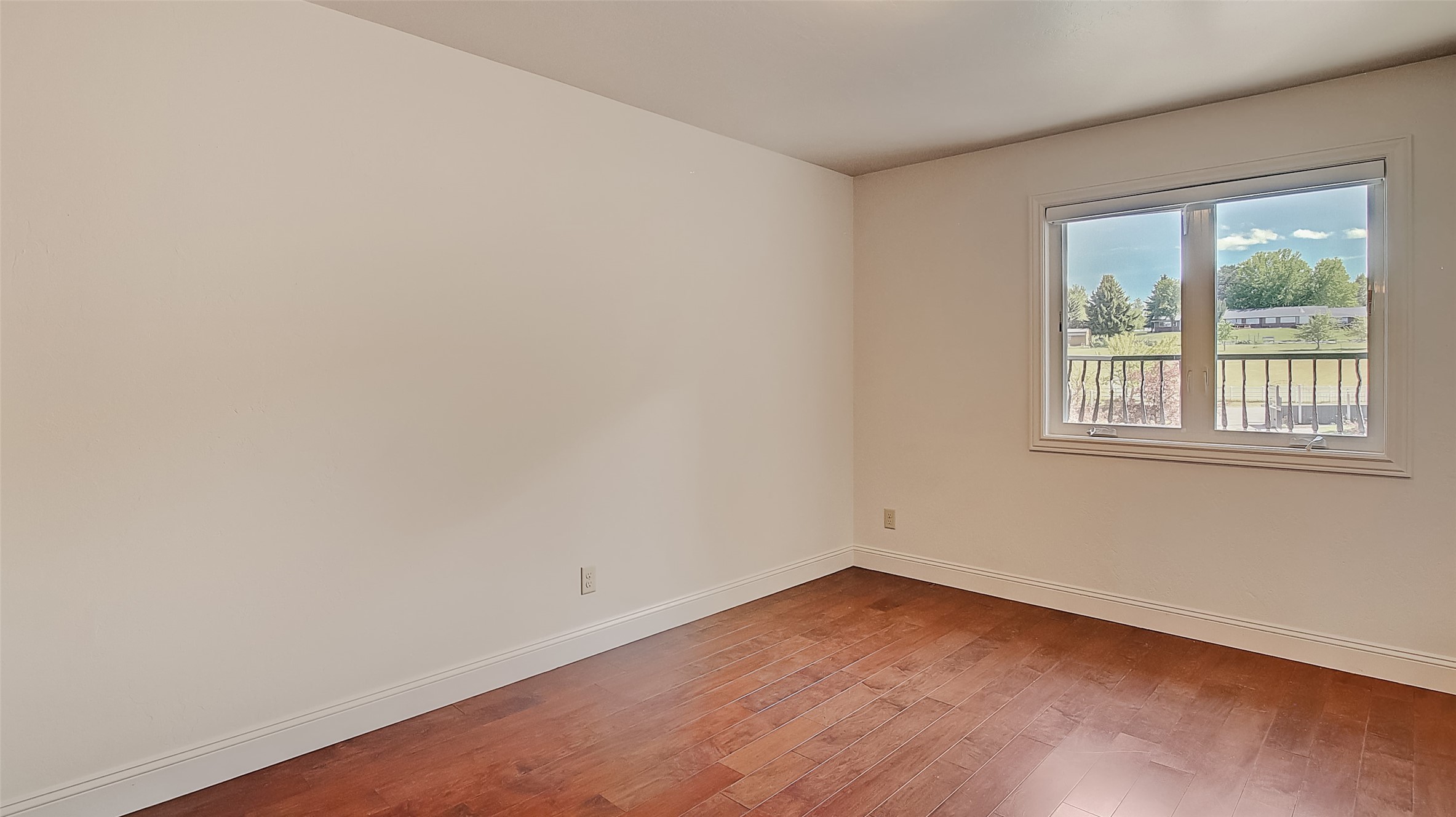 Missoula, Montana 59803, United States, 4 Bedrooms Bedrooms, ,4 BathroomsBathrooms,Residential,Pending,56045