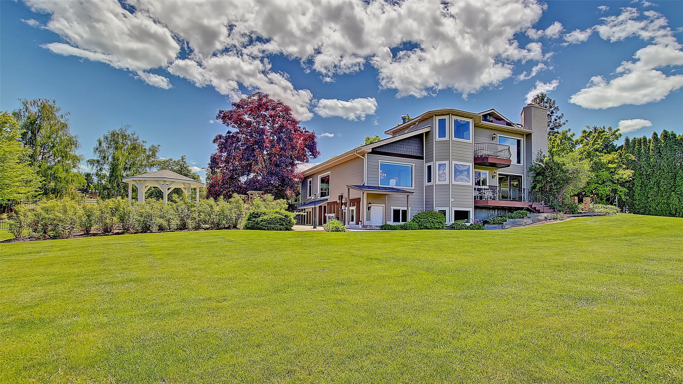 Missoula, Montana 59803, United States, 4 Bedrooms Bedrooms, ,4 BathroomsBathrooms,Residential,Pending,56045