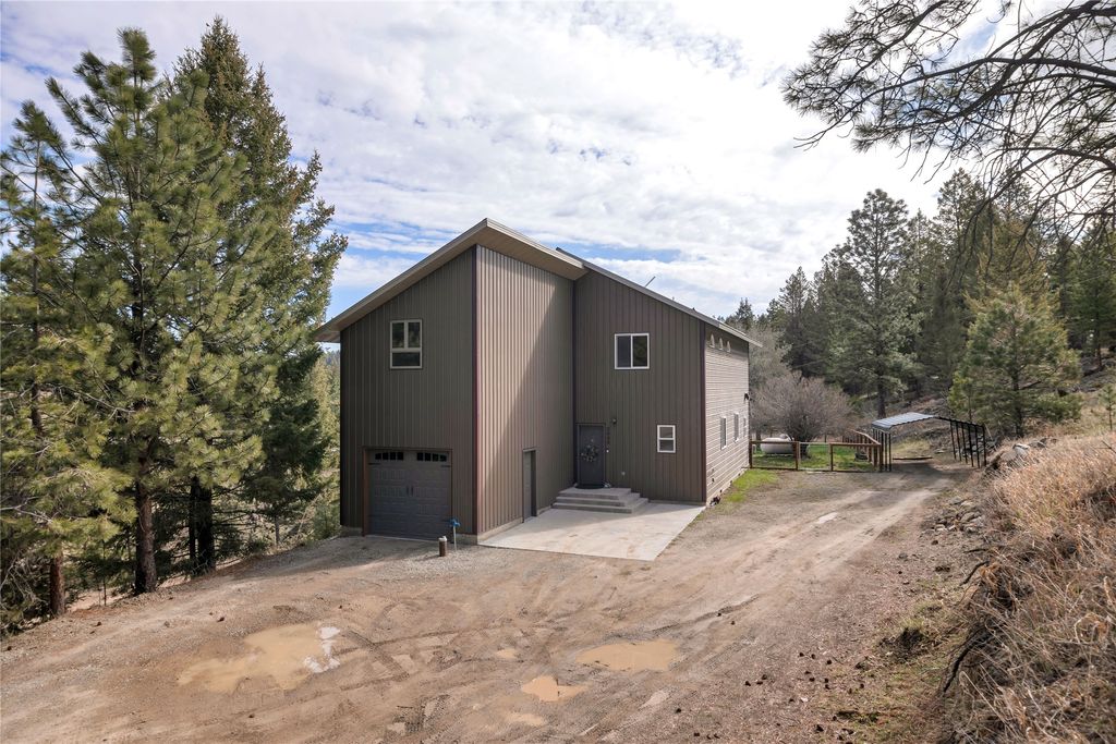 Photo of 2030 Grizzly Gulch Drive, Helena, MT 59601 (MLS # 30069973)