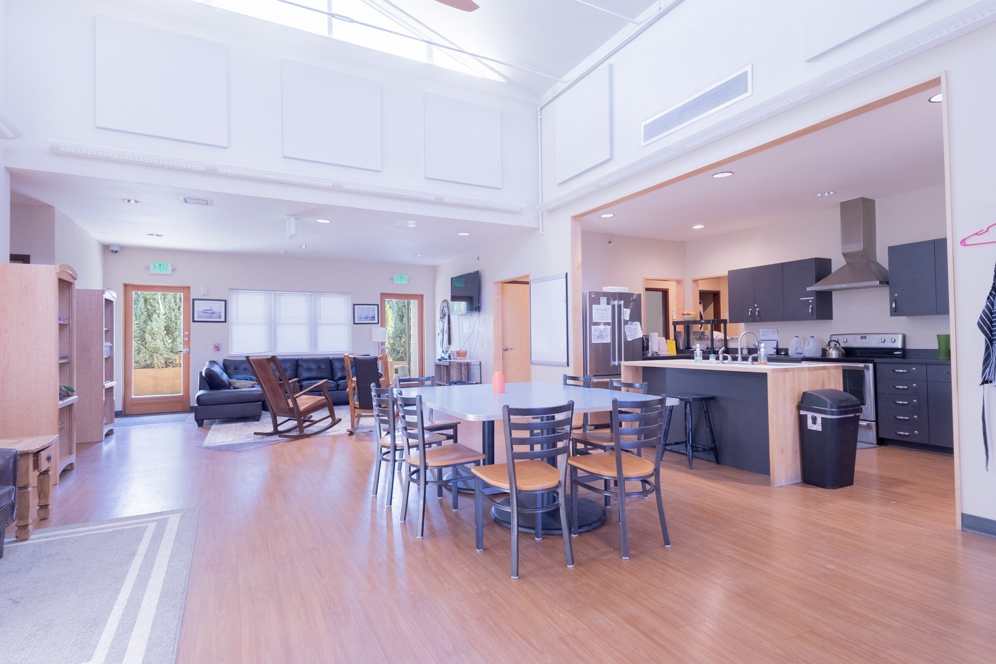 7 13th Avenue E
