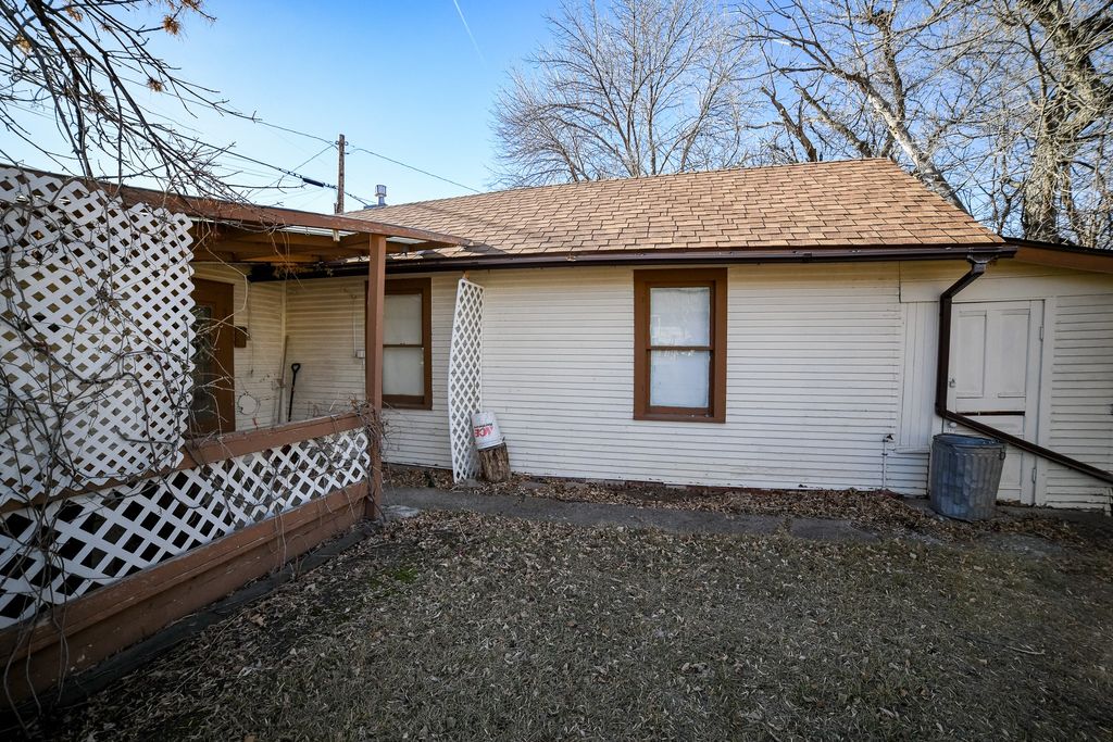 Photo of 3216 2nd Avenue N, Great Falls, MT 59401 (MLS # 30064126)