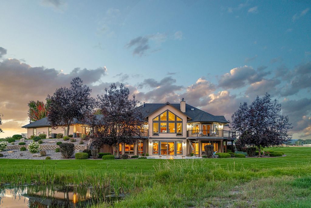 Photo of 3707 Eastside Hwy Hwy, Stevensville, MT 59870 (MLS # 30049867)