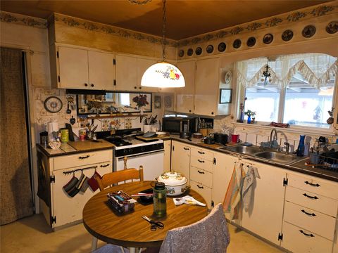 Tiny photo for 2037 Middle Bear Creek Road, Victor, MT 59875 (MLS # 30071033)