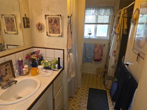 Tiny photo for 2037 Middle Bear Creek Road, Victor, MT 59875 (MLS # 30071033)