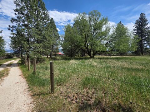 Tiny photo for 2037 Middle Bear Creek Road, Victor, MT 59875 (MLS # 30071033)