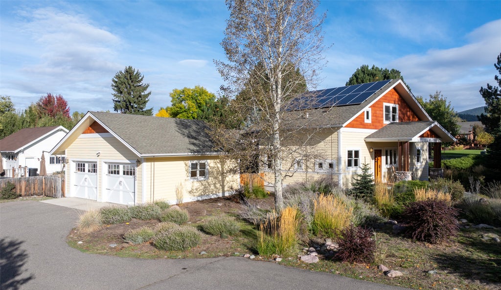 Photo of 3245 Cummins Way, Missoula, MT 59802 (MLS # 30079208)
