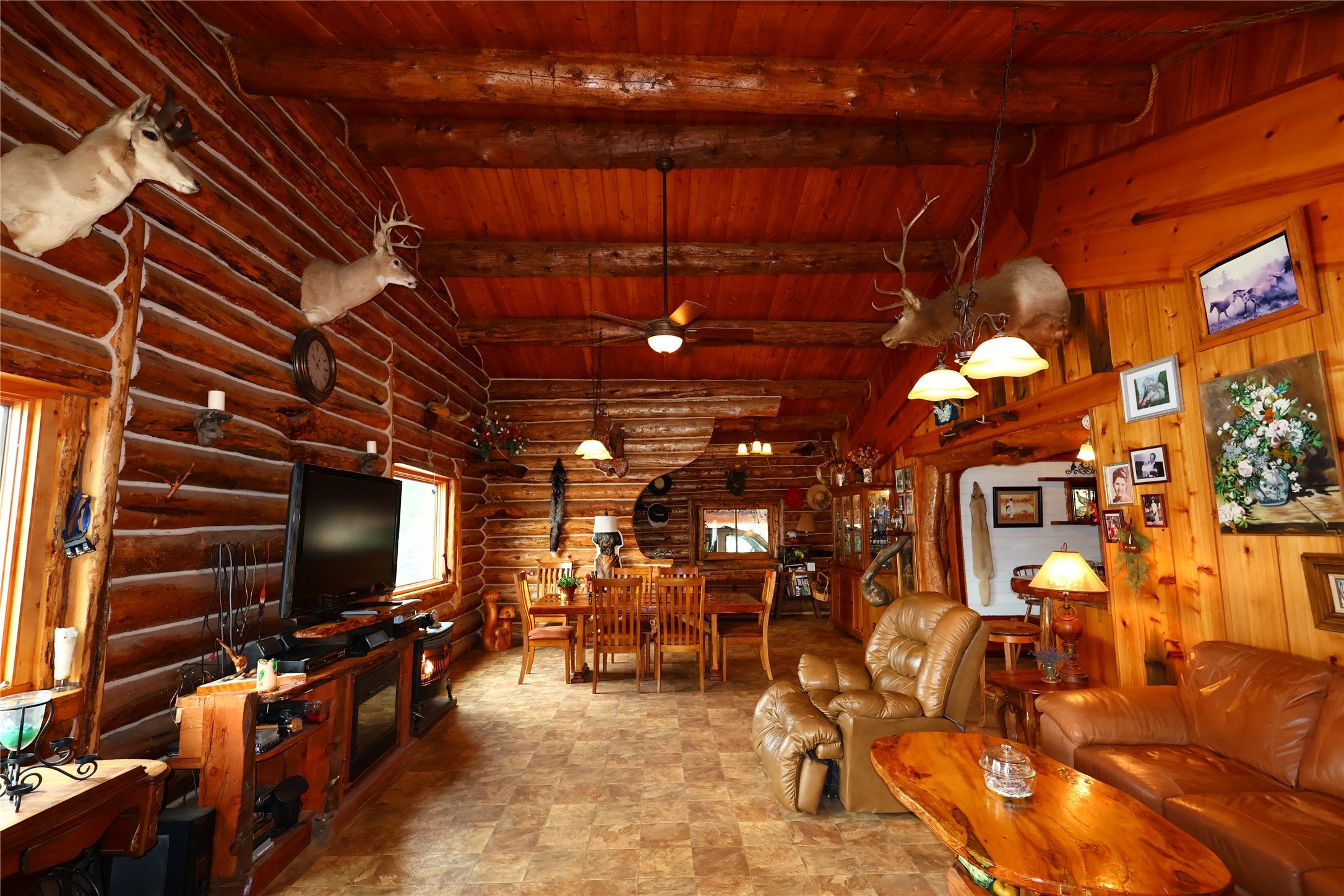 6042 Highway 83 N