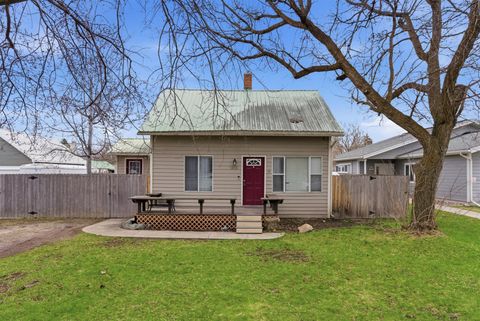 Photo of 1215 7th Avenue W, Kalispell, MT 59901 (MLS # 30068285)