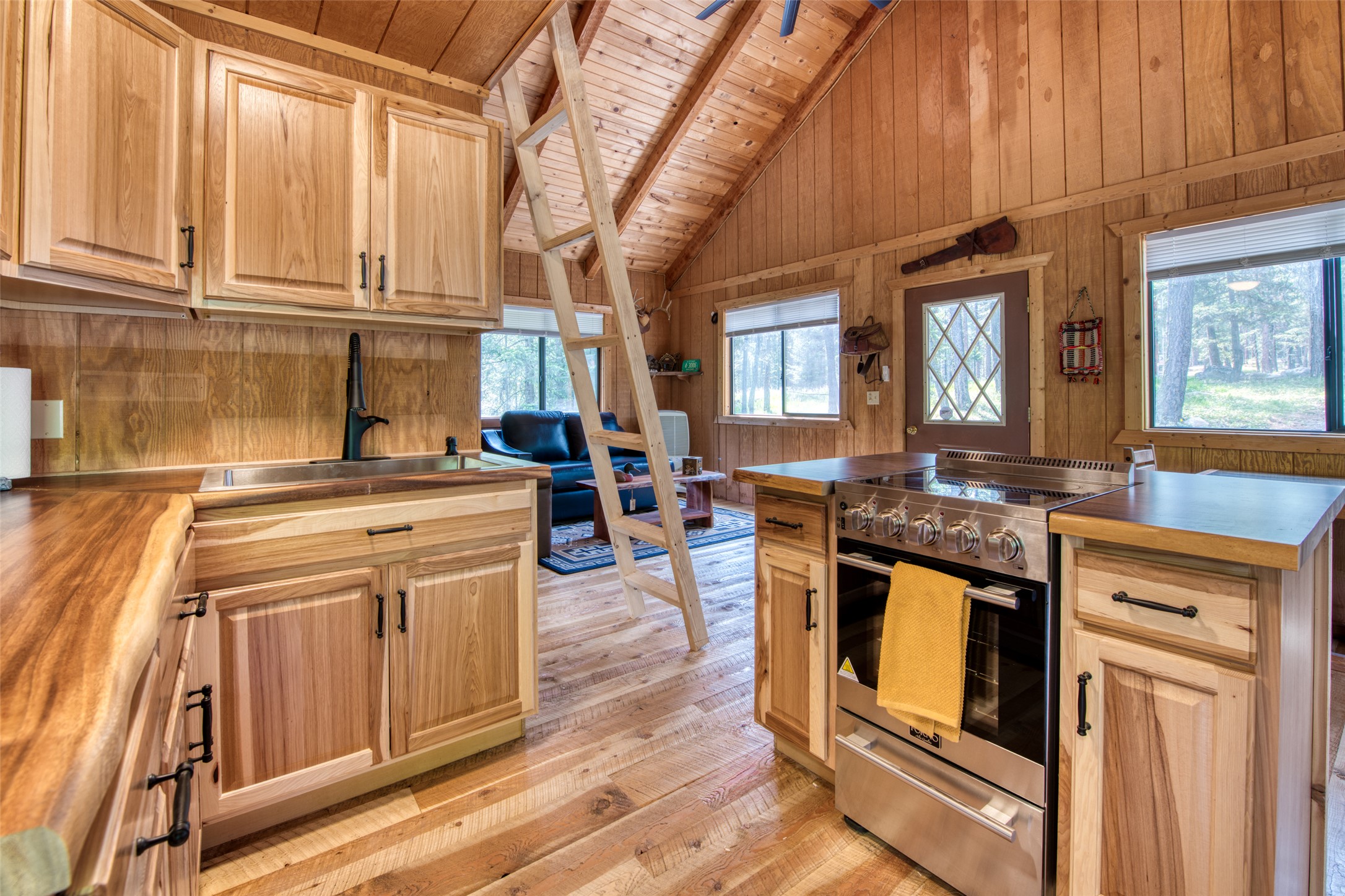 Victor, Montana 59875, United States, 6 Bedrooms Bedrooms, ,3 BathroomsBathrooms,Residential,Active,146217