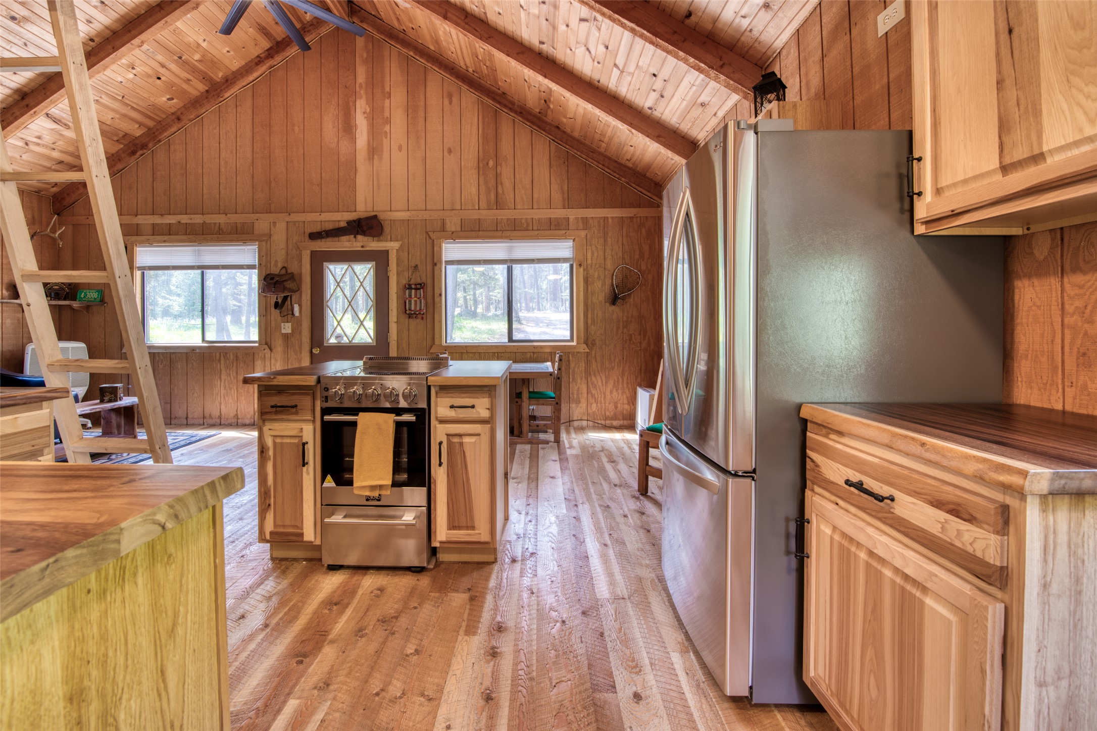 Victor, Montana 59875, United States, 6 Bedrooms Bedrooms, ,3 BathroomsBathrooms,Residential,Active,146217