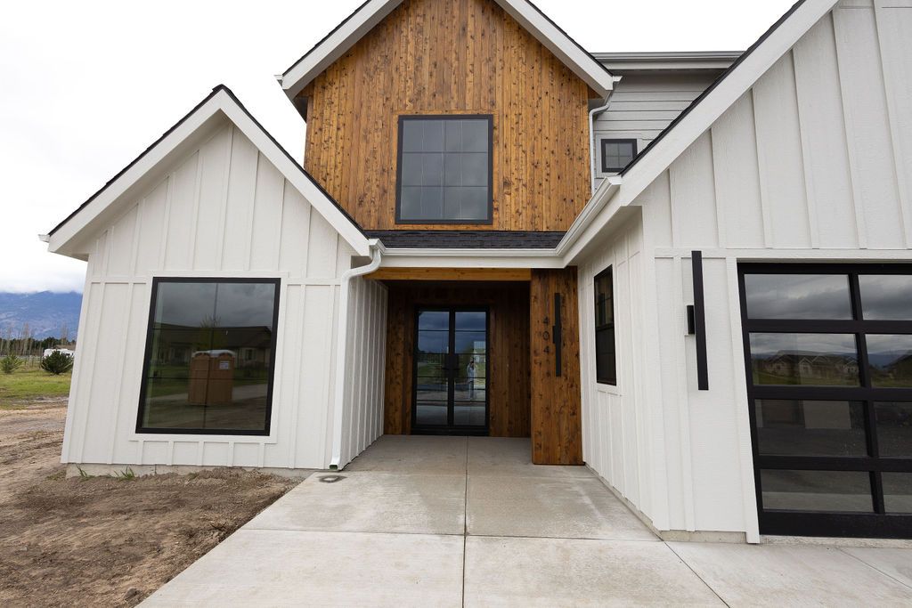 Photo of 404 Jefferson Street, Kalispell, MT 59901 (MLS # 30069860)