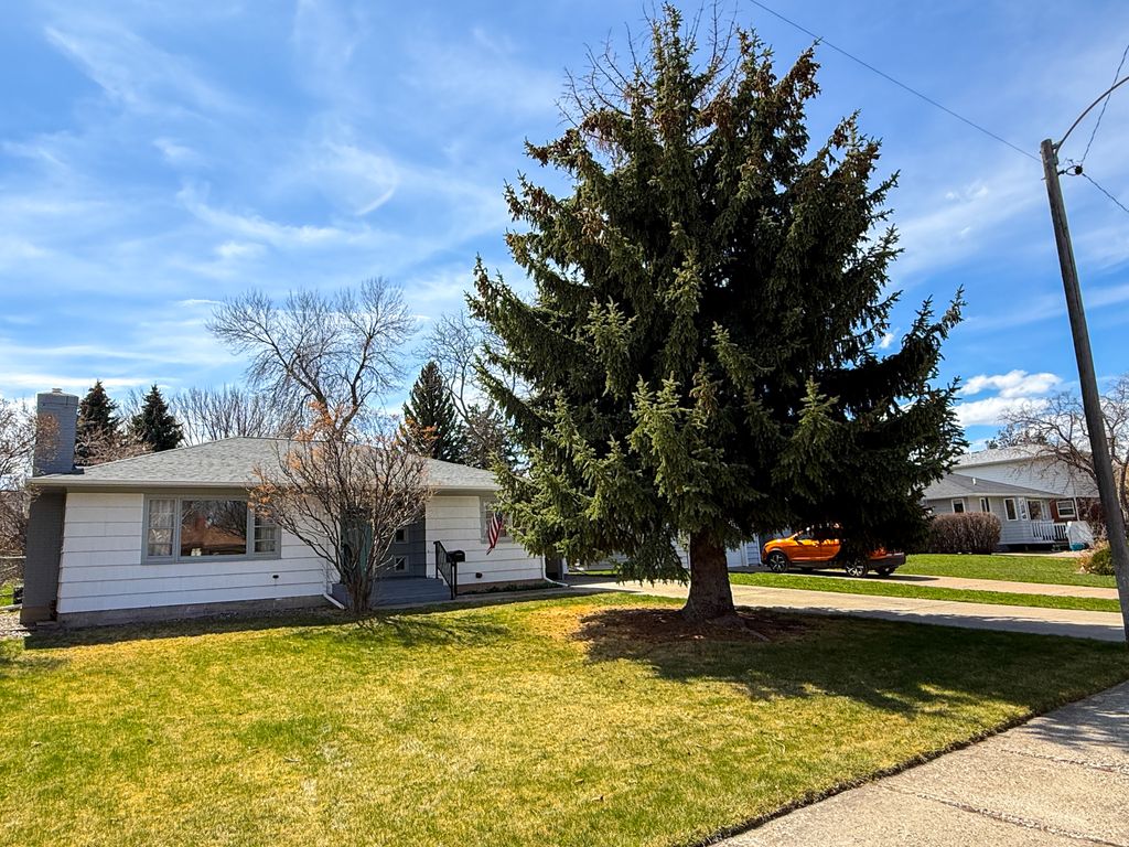 Photo of 3246 5th Avenue S, Great Falls, MT 59405 (MLS # 30068783)