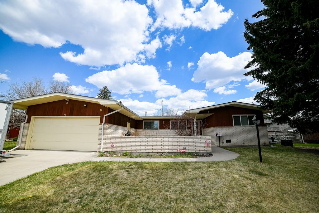 Photo of 2223 Cherry Drive, Great Falls, MT 59404 (MLS # 30070034)