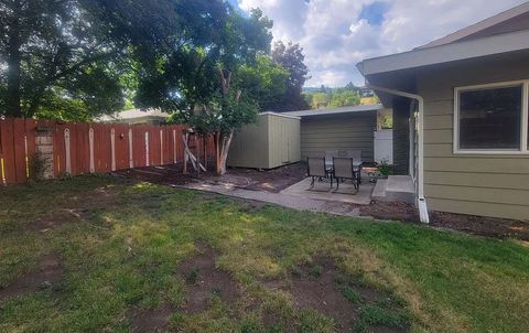 Tiny photo for 208 Dixon Avenue, Missoula, MT 59801 (MLS # 30069101)
