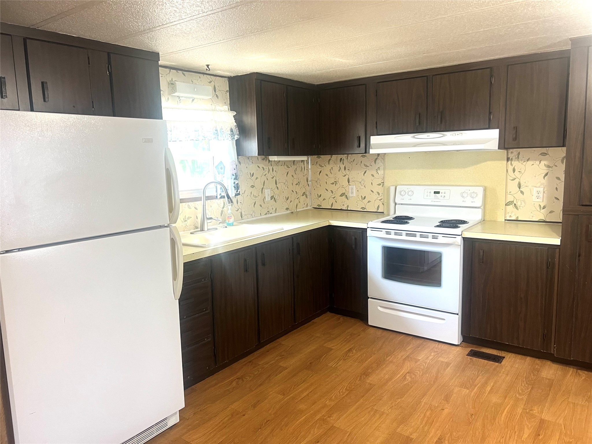 Missoula, Montana 59804, United States, 2 Bedrooms Bedrooms, ,1 BathroomBathrooms,Residential,Pending,52167