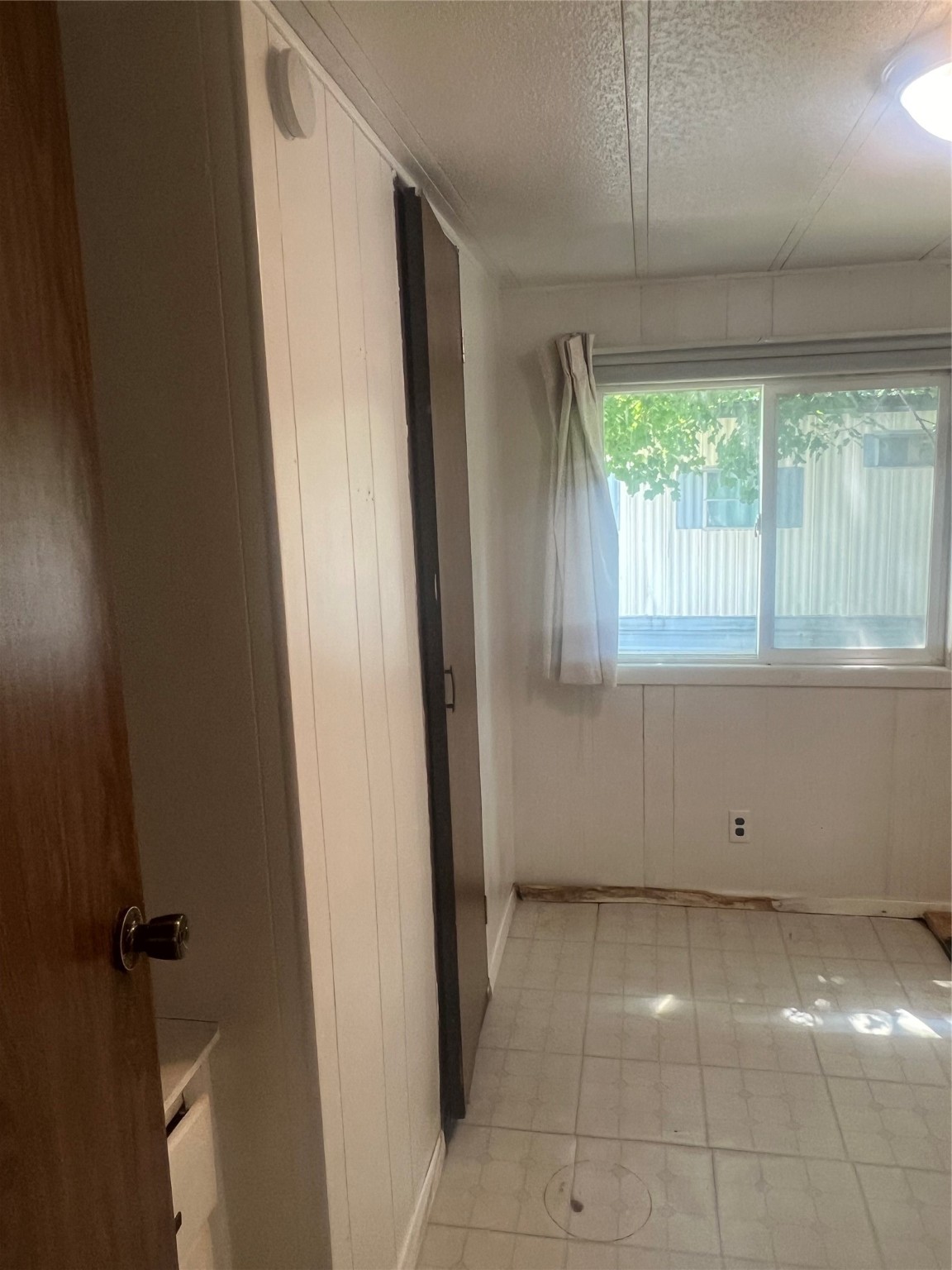 Missoula, Montana 59804, United States, 2 Bedrooms Bedrooms, ,1 BathroomBathrooms,Residential,Pending,52167