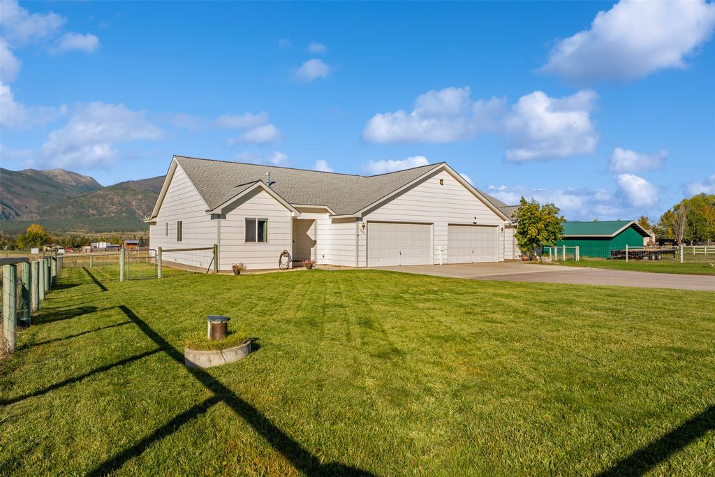 Photo of 5605-5607 Cottonwood Drive N, Florence, MT 59833 (MLS # 30058532)