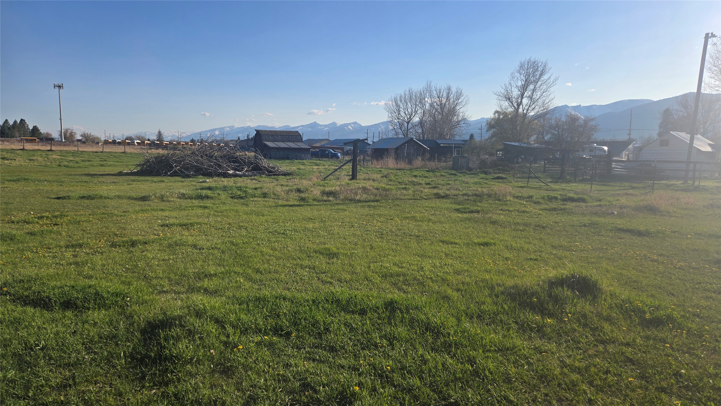 Tract 3 E 2nd Street